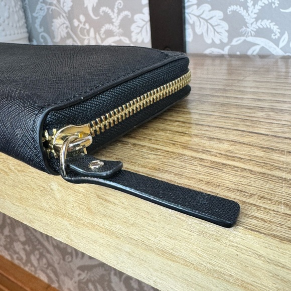 Kate Spade Zip Continental Wallet Black Saffiano Leather w/ Gold Hardware EUC - Picture 7 of 16